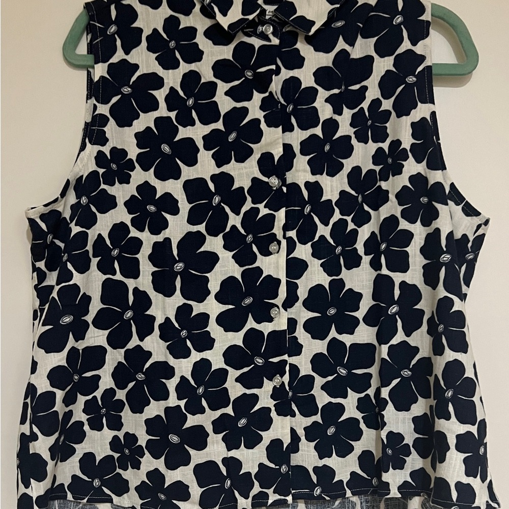 Blue and Black Sleeveless Button Down Top with Peter Pan Collar